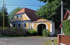 Litichovice, old farm.jpg
