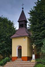 https://upload.wikimedia.org/wikipedia/commons/thumb/2/2f/Kaple_svat%C3%A9ho_Cyrila_a_Metod%C4%9Bje%2C_Kun%C4%8Dina_Ves%2C_okres_Blansko.jpg/800px-Kaple_svat%C3%A9ho_Cyrila_a_Metod%C4%9Bje%2C_Kun%C4%8Dina_Ves%2C_okres_Blansko.jpg