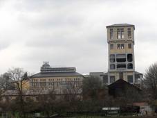 https://upload.wikimedia.org/wikipedia/commons/thumb/4/44/Oslavany%2C_Padochovsk%C3%A1%2C_b%C3%BDval%C3%BD_d%C5%AFl_Kukla_%2808%29.jpg/800px-Oslavany%2C_Padochovsk%C3%A1%2C_b%C3%BDval%C3%BD_d%C5%AFl_Kukla_%2808%29.jpg