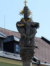 Sloup se souso��m Nejsv�t�j�� Trojice (Brunt�l).JPG
