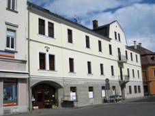 M�stsk�_d�m_-_b�v._hotel_Hru�ka_(Brunt�l).JPG