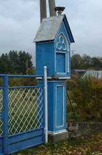 https://upload.wikimedia.org/wikipedia/commons/thumb/f/fb/Horn%C3%AD_%C5%BDivotice%2C_kapli%C4%8Dka.jpg/800px-Horn%C3%AD_%C5%BDivotice%2C_kapli%C4%8Dka.jpg
