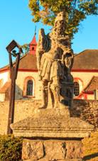 Sochy u kostela svat�ho Jana K�titele (Kluky) 02.jpg