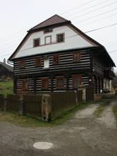 Rouben� d�m s podst�vkou