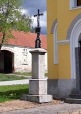 K�� u kaple ve Velic�ch (Q104973041).jpg