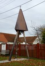 https://upload.wikimedia.org/wikipedia/commons/thumb/5/50/Bor%C5%A1ov_nad_Vltavou%2C_Jamn%C3%A9%2C_bell_tower_%2801%29.jpg/800px-Bor%C5%A1ov_nad_Vltavou%2C_Jamn%C3%A9%2C_bell_tower_%2801%29.jpg
