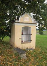 Kapli�ka v�chodn� od Dob�ic (Q37172929).jpg