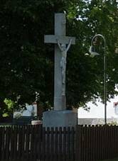 Kaple_s_k��em,_Hola�ovice.JPG