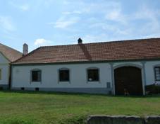 D�m_�.20,_Hola�ovice.JPG