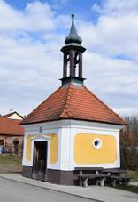 Chapel of the Coronation of Virgin Mary in Ple�ovice 02.jpg