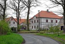 Dvorek (T�ebe�) Zem�d�lsk� dv�r �p. 6.jpg
