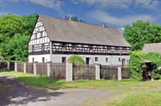 Horka venkovsk� staven�.jpg