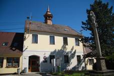 Municipal offices in �eletava, T�eb�� District.JPG