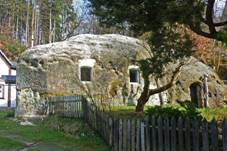 Vsemily-Felsenkapelle-1.jpg