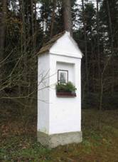 https://upload.wikimedia.org/wikipedia/commons/thumb/4/4e/Kapli%C4%8Dka_u_T%C4%9B%C5%A1ovic_%28Q66056208%29.jpg/1024px-Kapli%C4%8Dka_u_T%C4%9B%C5%A1ovic_%28Q66056208%29.jpg
