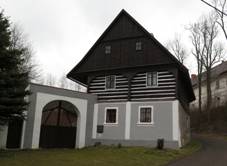 https://upload.wikimedia.org/wikipedia/commons/7/74/Mo%C5%A1nice%2C_usedlost_%C4%8Dp.21.jpg