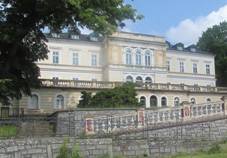 https://upload.wikimedia.org/wikipedia/commons/thumb/c/cd/B%C3%ADlina_kyselka1.jpg/1280px-B%C3%ADlina_kyselka1.jpg