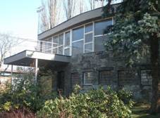 http://upload.wikimedia.org/wikipedia/commons/thumb/d/dc/Listkova-vila-slezska-ostrava-1.jpg/800px-Listkova-vila-slezska-ostrava-1.jpg