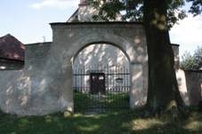 Arnoltice, kostel, br&Atilde;&iexcl;na.jpg