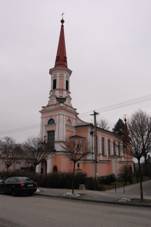 http://upload.wikimedia.org/wikipedia/commons/1/10/Doubrava_kostel_sv._Hedviky_v_2013_2.JPG