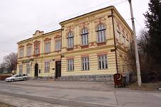 http://upload.wikimedia.org/wikipedia/commons/d/d4/Doubrava_N%C3%A1rodn%C3%AD_d%C5%AFm_2013.JPG