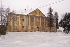 http://upload.wikimedia.org/wikipedia/commons/2/29/Doubrava_z%C3%A1mek_v_zim%C4%9B_2013_z_parku.JPG