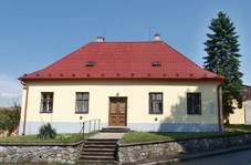 Par�ovice, fara.JPG