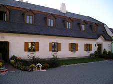 http://www.velkyujezd.cz/ubytovani/gallery/004.jpg