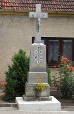 Otmarov - pomn�k padl�m.jpg