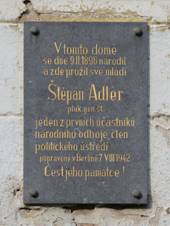 Rajhrad - pam�tn� deska �t�p�na Adlera.jpg