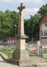 https://upload.wikimedia.org/wikipedia/commons/thumb/b/be/T%C4%9B%C5%A1any_-_n%C3%A1m%C4%9Bst%C3%AD_1.jpg/1920px-T%C4%9B%C5%A1any_-_n%C3%A1m%C4%9Bst%C3%AD_1.jpg