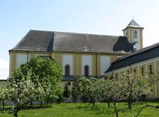 File:B�l� Voda - klasztor 3.jpg