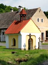 https://upload.wikimedia.org/wikipedia/commons/c/c9/Mocht%C3%ADn%2C_Bystr%C3%A9%2C_common.jpg