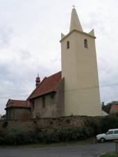 Pohled ke kostelu od z�padu