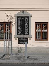 �erven� Pe�ky, pomn�k padl�m.jpg