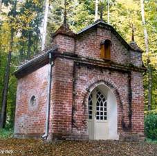 http://www.osoblazsko.cz/fotky/obr.php?name=DivciHrad_KaplePMari&id=15846&width=590