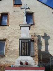http://www.divcihrad.cz/image.php?nid=720&oid=868943&width=423&height=564