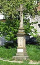 https://upload.wikimedia.org/wikipedia/commons/thumb/9/91/Zeravice_kriz_Jandasek_01.jpg/800px-Zeravice_kriz_Jandasek_01.jpg