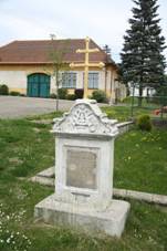 Memorial of Karel Filip in Mi�etice, Bene�ov District.jpg