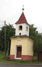 https://upload.wikimedia.org/wikipedia/commons/thumb/d/d5/Dob%C5%99%C3%ADkovice%2C_kaple.jpg/800px-Dob%C5%99%C3%ADkovice%2C_kaple.jpg