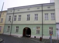 m욝ansk� d�m