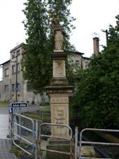 https://upload.wikimedia.org/wikipedia/commons/thumb/7/7e/P%C5%88ovice%2C_socha_sv._Jana_Nepomuck%C3%A9ho.jpg/800px-P%C5%88ovice%2C_socha_sv._Jana_Nepomuck%C3%A9ho.jpg