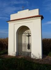https://upload.wikimedia.org/wikipedia/commons/thumb/2/2e/Kapli%C4%8Dka_Dobr%C3%A9_pole.jpg/800px-Kapli%C4%8Dka_Dobr%C3%A9_pole.jpg