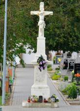 2016-05-31 GuentherZ (02) Untertannowitz-Doln� Dunajovice Friedhof.jpg