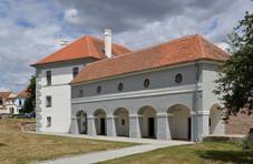 File:Drnholec (D�rnholz) - b�val� radnice.JPG