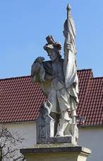 Pern� - socha sv. Flori�na 01.jpg