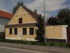 Kom�rov, venkovsk� usedlost �p.23.jpg