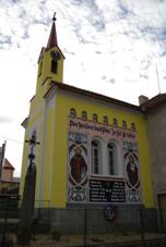 https://upload.wikimedia.org/wikipedia/commons/thumb/f/fc/Ku%C4%8De%C5%99.Kaple._%281%29.jpg/800px-Ku%C4%8De%C5%99.Kaple._%281%29.jpg