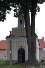 https://upload.wikimedia.org/wikipedia/commons/thumb/9/96/P%C5%99e%C5%A1t%C4%9Bnice_%28okres_P%C3%ADsek%29_%281.%29.jpg/800px-P%C5%99e%C5%A1t%C4%9Bnice_%28okres_P%C3%ADsek%29_%281.%29.jpg