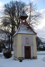 https://upload.wikimedia.org/wikipedia/commons/thumb/d/d5/Svatkovice_%28Bernartice%29._Okres_P%C3%ADsek._%282%29.jpg/800px-Svatkovice_%28Bernartice%29._Okres_P%C3%ADsek._%282%29.jpg